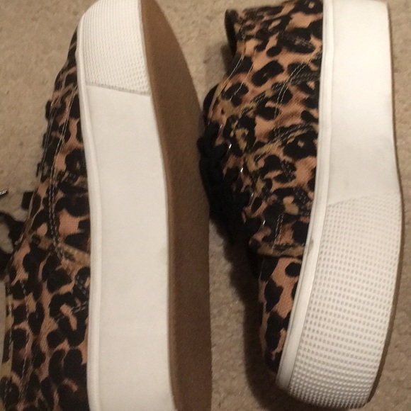 Steve Madden leopard platform, lace up - Picture 4 of 4